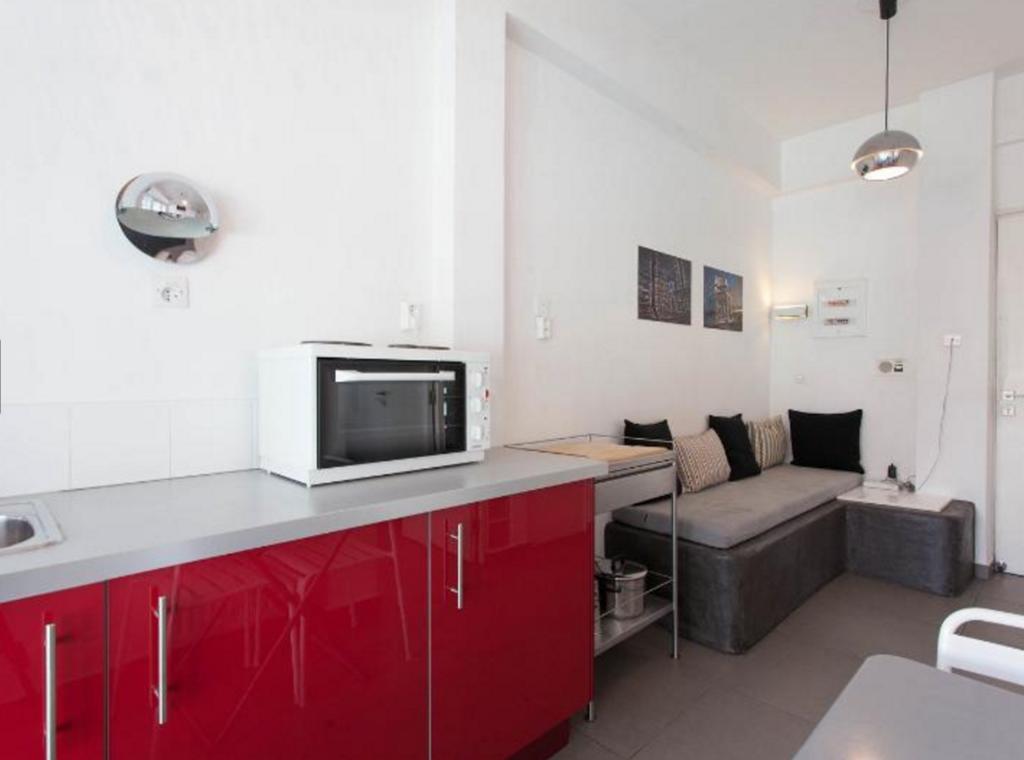 Acropolis Charming Apartment With Large Balcony - Dm17 Атина Екстериор снимка