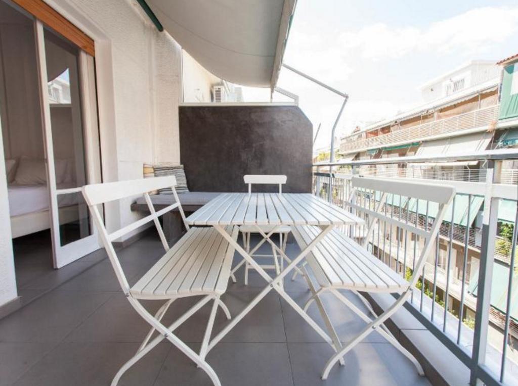 Acropolis Charming Apartment With Large Balcony - Dm17 Атина Екстериор снимка