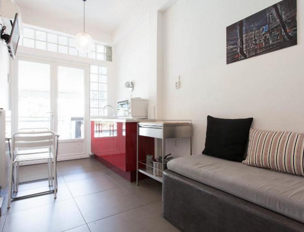 Acropolis Charming Apartment With Large Balcony - Dm17 Атина Екстериор снимка