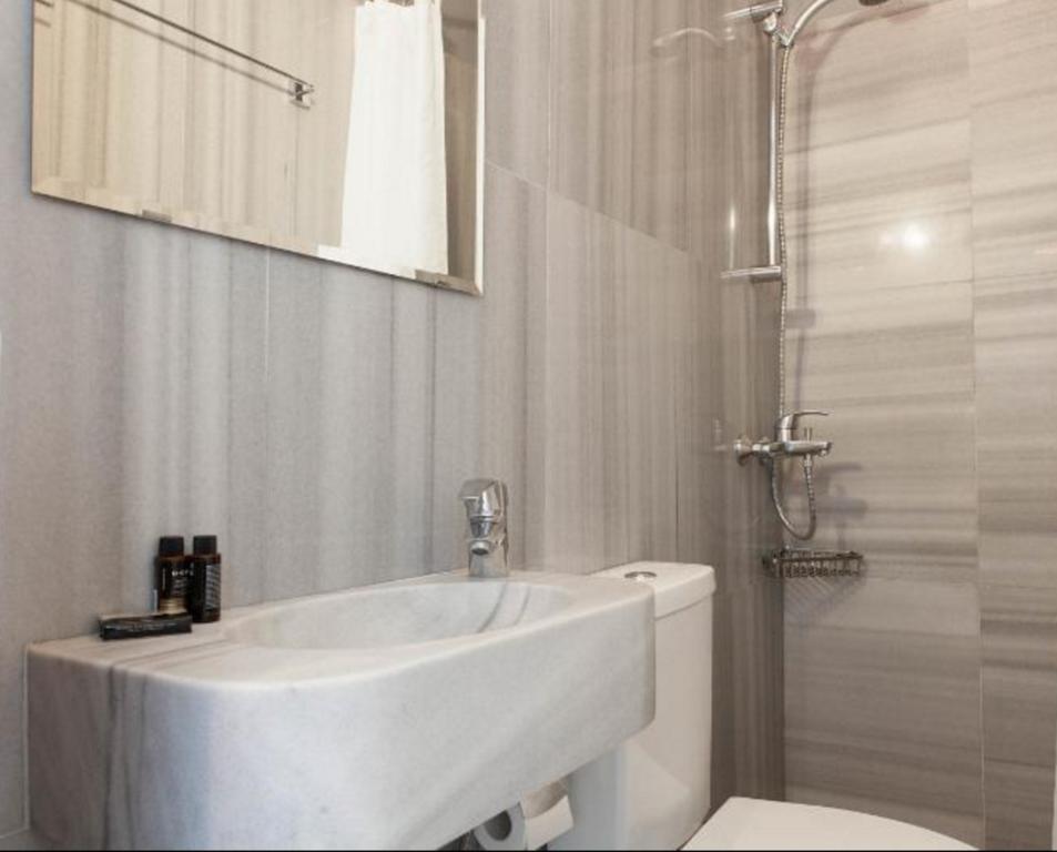 Acropolis Charming Apartment With Large Balcony - Dm17 Атина Екстериор снимка
